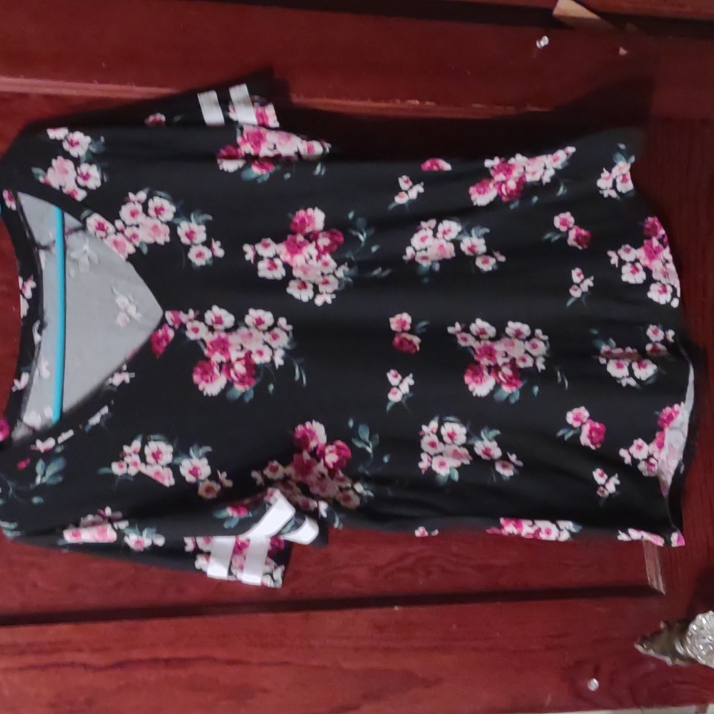 Floral tee